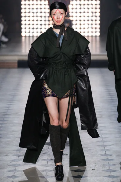 Look 11